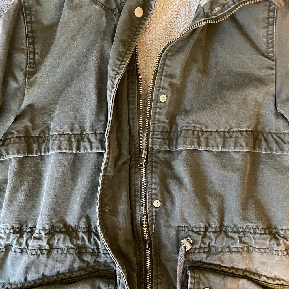 Divided | Olive Green Pile Lined Parka Fur Hood | Size 6 - Picture 7 of 12